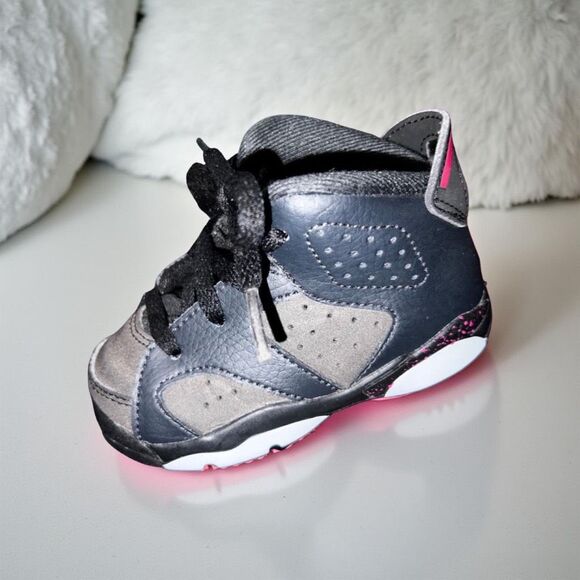 Infant Girls Nike Air Jordan Vi 6 Hyper Pink Retro 2016 543389-008 Size 6C - Picture 1 of 7